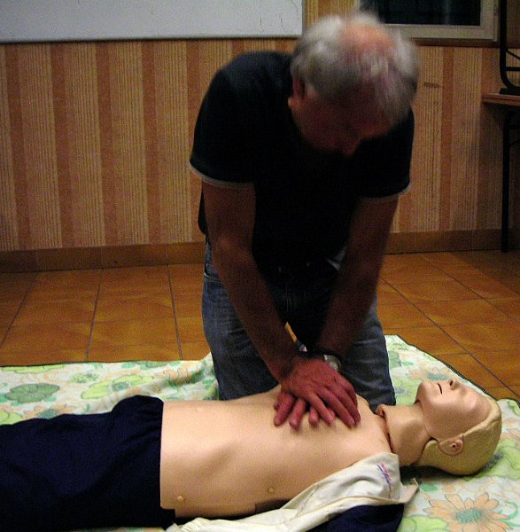 2011-10-14 20 Victime inconsciente-Reanimation Cardio-Pulmonaire.JPG